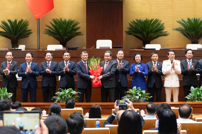 Quốc hội phê chuẩn 6 Phó Thủ tướng, kiện toàn Chính phủ nhiệm kỳ 2026- 2031- Ảnh 1. Quốc hội phê chuẩn 6 Phó Thủ tướng, kiện toàn Chính phủ nhiệm kỳ 2026- 2031- Ảnh 1.