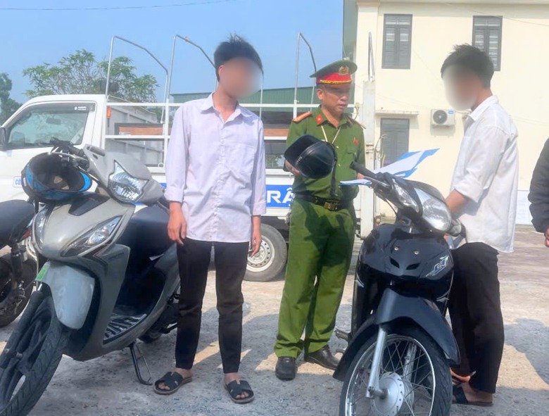 Hà Tĩnh: Ngăn ngừa nguy cơ tai nạn giao thông từ những chiếc xe điện độ, chế- Ảnh 2. Hà Tĩnh: Ngăn ngừa nguy cơ tai nạn giao thông từ những chiếc xe điện độ, chế- Ảnh 2.