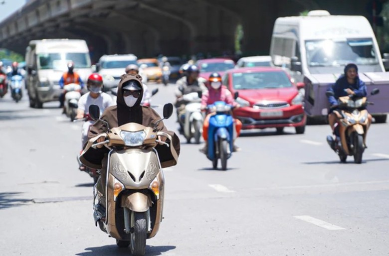 Nắng n&oacute;ng gay gắt đầu h&egrave;, lưu &yacute; nguy cơ sỏi thận, rối loạn điện giải- Ảnh 1.