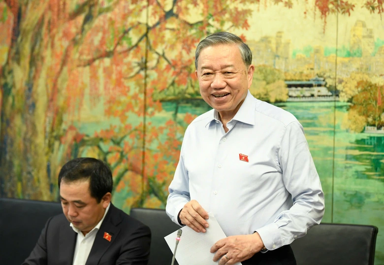 Phân quyền mạnh cho Thủ đô nhưng phải rõ ràng, thực chất, có kiểm soát- Ảnh 1. Phân quyền mạnh cho Thủ đô nhưng phải rõ ràng, thực chất, có kiểm soát- Ảnh 1.