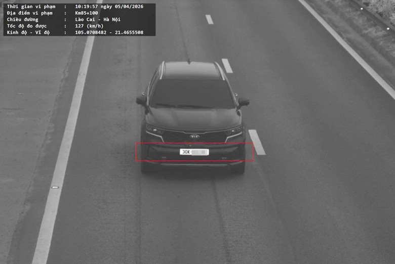 Hà Nội: CSGT xử lý loạt ô tô dừng chờ khách, nhận hàng ở lối vào cao tốc Nội Bài - Lào Cai- Ảnh 8. Hà Nội: CSGT xử lý loạt ô tô dừng chờ khách, nhận hàng ở lối vào cao tốc Nội Bài - Lào Cai- Ảnh 8.