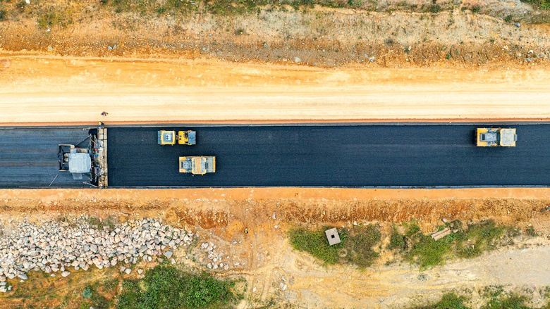 Khó khăn "bủa vây", cao tốc Đồng Đăng - Trà Lĩnh vẫn bền bỉ chạy đua về đích sớm- Ảnh 1. Khó khăn "bủa vây", cao tốc Đồng Đăng - Trà Lĩnh vẫn bền bỉ chạy đua về đích sớm- Ảnh 1.