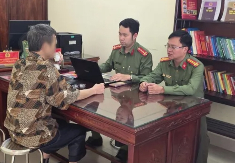 Người đ&agrave;n &ocirc;ng tung ảnh AI giả mạo CSGT T&acirc;y Ninh g&acirc;y x&ocirc;n xao bị phạt 5 triệu đồng- Ảnh 1.