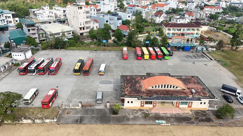 Quảng Ninh đốc th&uacute;c triển khai thu ph&iacute; kh&ocirc;ng dừng tại bến xe, b&atilde;i đỗ đ&ocirc; thị- Ảnh 1.