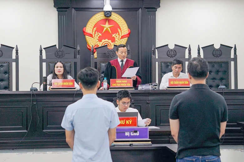 X&eacute;t xử 2 bị c&aacute;o vụ ch&aacute;y khu nh&agrave; trọ ở H&agrave; Nội l&agrave;m 15 người chết- Ảnh 2.