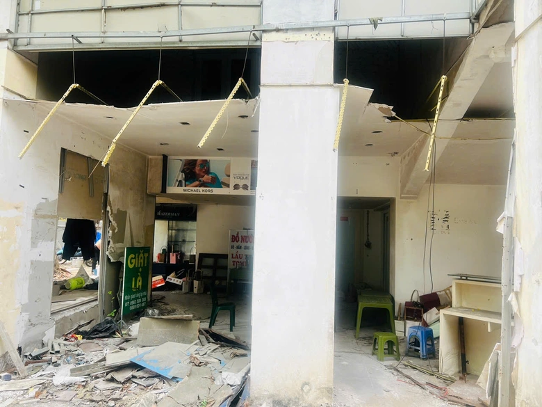 Hà Nội: Hoàn thành việc di dời, chuẩn bị phá dỡ chung cư 51 Huỳnh Thúc Kháng- Ảnh 10. Hà Nội: Hoàn thành việc di dời, chuẩn bị phá dỡ chung cư 51 Huỳnh Thúc Kháng- Ảnh 10.