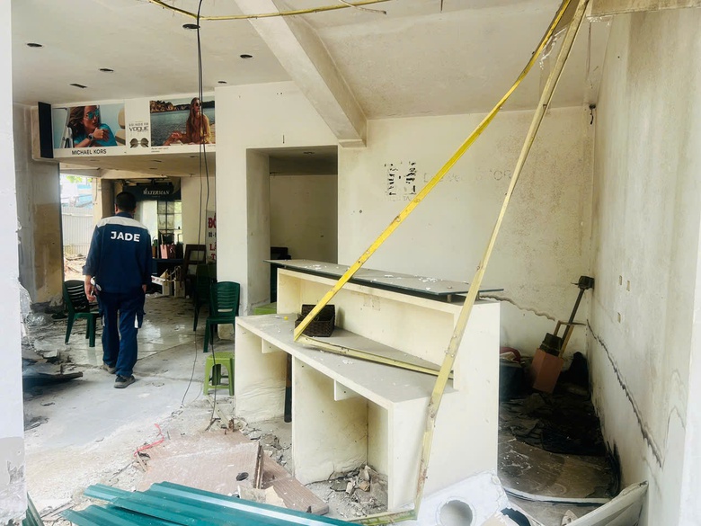 Hà Nội: Hoàn thành việc di dời, chuẩn bị phá dỡ chung cư 51 Huỳnh Thúc Kháng- Ảnh 14. Hà Nội: Hoàn thành việc di dời, chuẩn bị phá dỡ chung cư 51 Huỳnh Thúc Kháng- Ảnh 14.