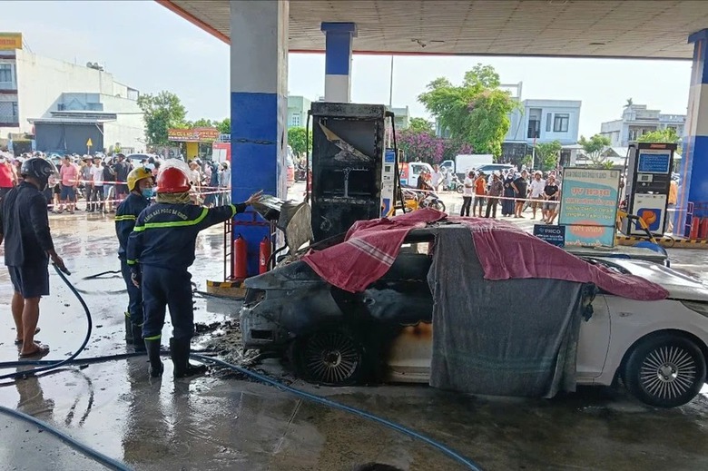 Ch&aacute;y &ocirc; t&ocirc; ở c&acirc;y xăng tại Đ&agrave; Nẵng: X&aacute;c định danh t&iacute;nh 2 nạn nh&acirc;n tử vong- Ảnh 1.
