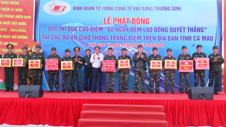 Ph&aacute;t động thi đua "60 ng&agrave;y đ&ecirc;m lao động quyết thắng" tại 3 dự &aacute;n trọng điểm ở C&agrave; Mau- Ảnh 2.