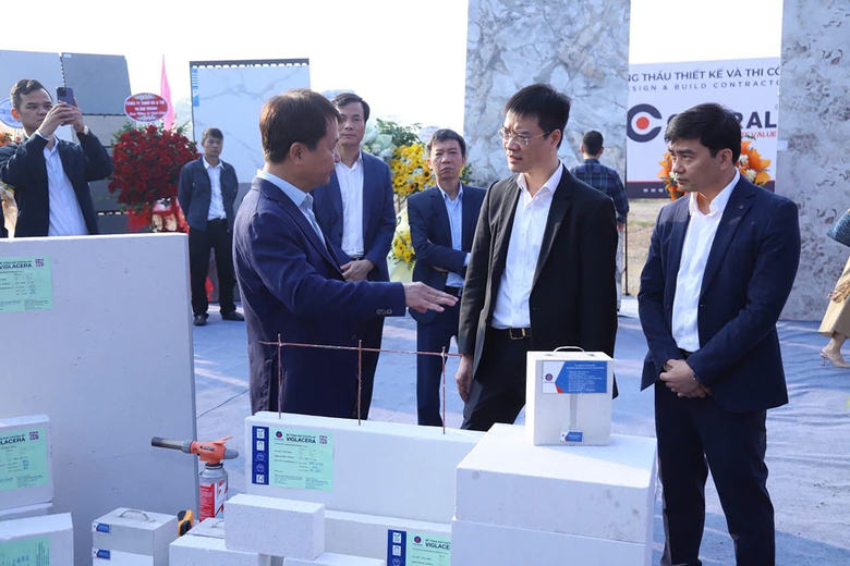 Vật liệu x&acirc;y dựng chờ c&uacute; h&iacute;ch để &ldquo;xanh h&oacute;a&rdquo;- Ảnh 1.
