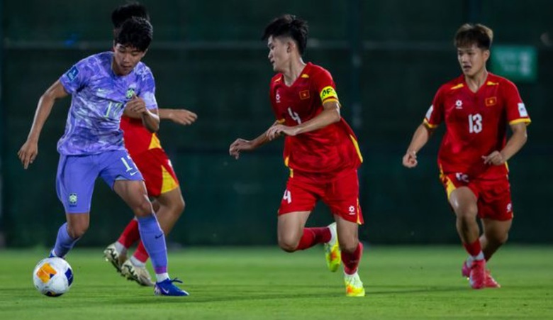 Thua đậm H&agrave;n Quốc, U17 Việt Nam vẫn rộng cửa v&agrave;o tứ kết- Ảnh 2.