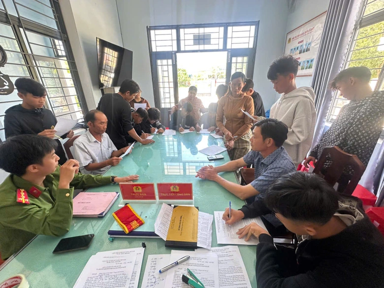 Gia Lai: Quyết liệt xử l&yacute; học sinh đi xe độ chế- Ảnh 2.