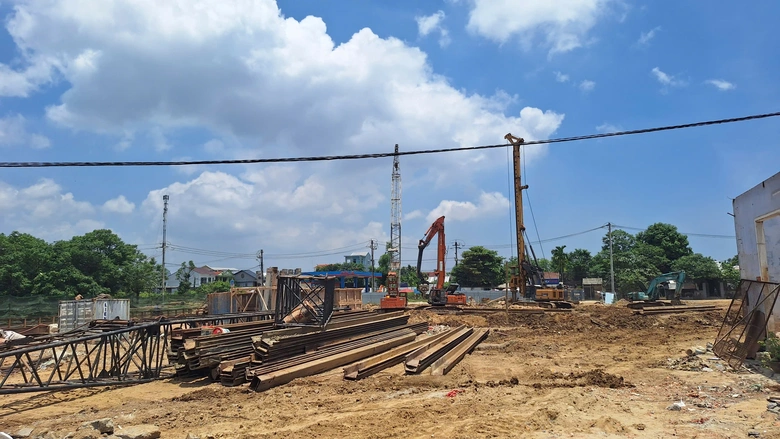 Huế: Cận cảnh tuyến đường nối cầu vượt s&ocirc;ng Hương đang được mở rộng 6 l&agrave;n xe- Ảnh 13.