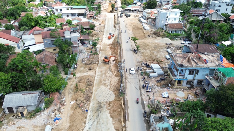 Huế: Cận cảnh tuyến đường nối cầu vượt s&ocirc;ng Hương đang được mở rộng 6 l&agrave;n xe- Ảnh 3.