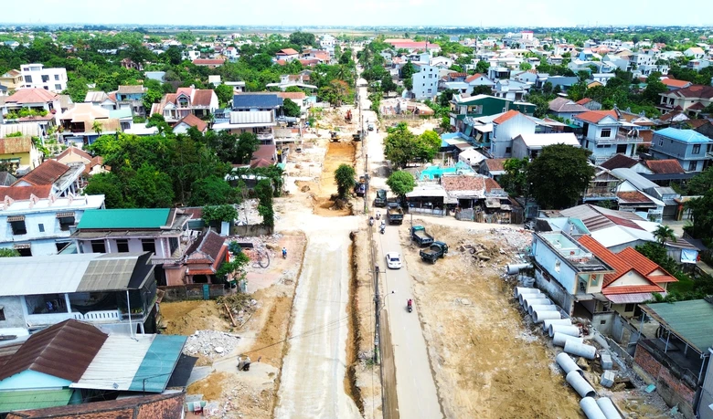 Huế: Cận cảnh tuyến đường nối cầu vượt s&ocirc;ng Hương đang được mở rộng 6 l&agrave;n xe- Ảnh 6.