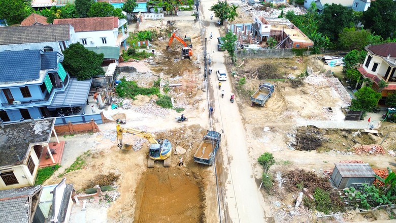 Huế: Cận cảnh tuyến đường nối cầu vượt s&ocirc;ng Hương đang được mở rộng 6 l&agrave;n xe- Ảnh 7.