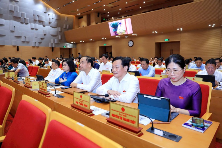 H&agrave; Nội: Trục đại lộ cảnh quan s&ocirc;ng Hồng giảm vốn 118.000 tỷ đồng, chỉ đi qua 16 x&atilde; phường- Ảnh 2.