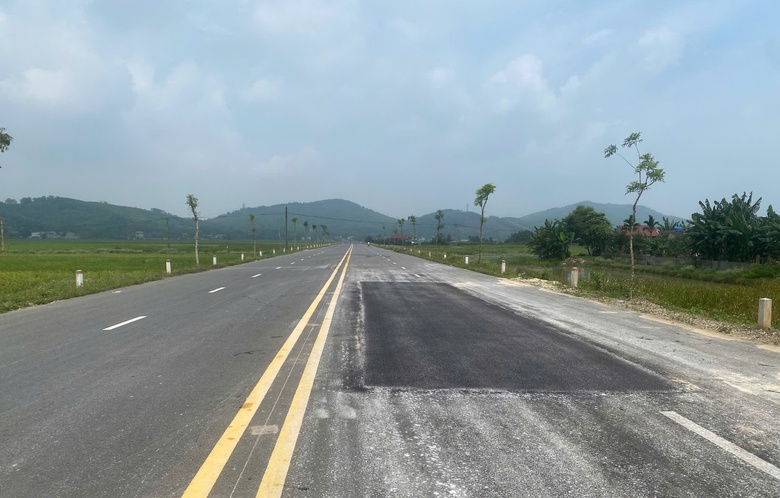 Chủ đầu tư l&ecirc;n tiếng tuyến đường chưa sử dụng đ&atilde; phải sửa ở Thanh Ho&aacute;- Ảnh 2.