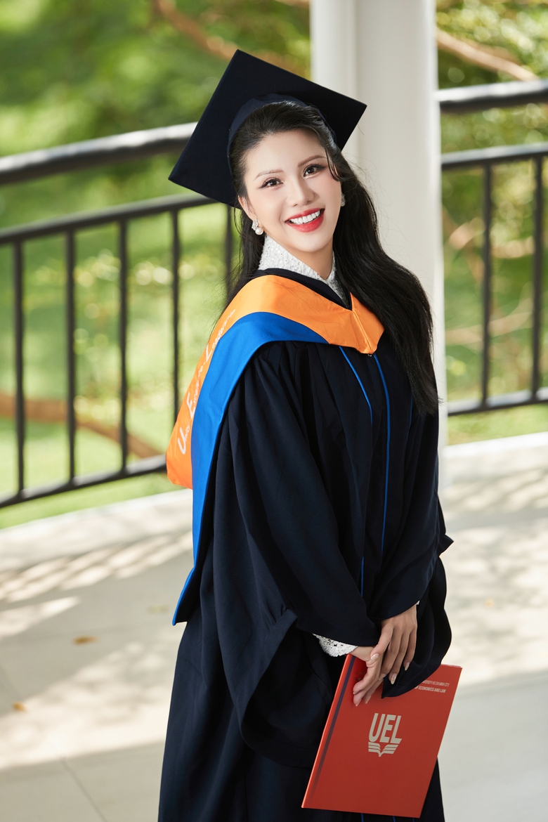 &ldquo;Hoa hậu h&agrave;ng kh&ocirc;ng&rdquo; Loan Vương nhận 2 bằng thạc sĩ trong v&ograve;ng 6 th&aacute;ng- Ảnh 3.