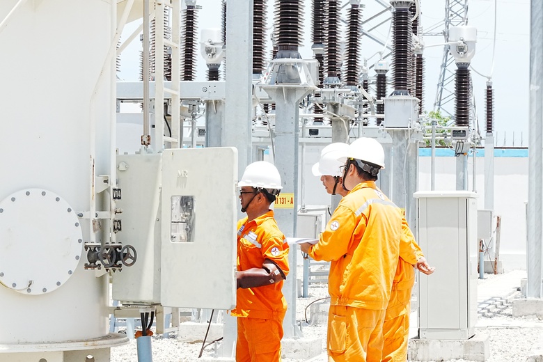 EVNSPC đảm bảo cấp điện an to&agrave;n, ổn định tại c&aacute;c tỉnh ph&iacute;a Nam trong 4 th&aacute;ng đầu năm- Ảnh 2.