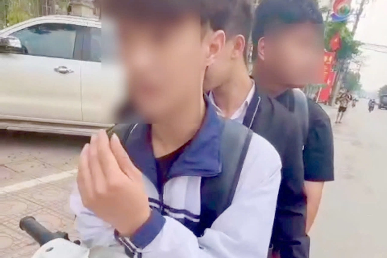 CSGT H&agrave; Nội d&ugrave;ng camera ghi h&igrave;nh lưu động, nhiều học sinh vi phạm giao th&ocirc;ng bị xử l&yacute;- Ảnh 1.