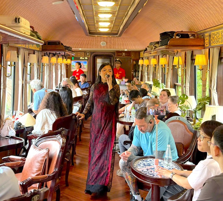 Giảm s&acirc;u gi&aacute; v&eacute; t&agrave;u &ldquo;H&agrave;nh tr&igrave;nh kết nối di sản miền Trung&rdquo; dịp h&egrave; 2026- Ảnh 1.