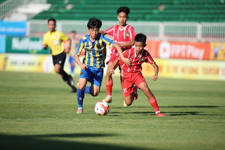 Festival B&oacute;ng đ&aacute; Quốc tế U14 Gia Lai 2026 khởi đầu s&ocirc;i động- Ảnh 2.