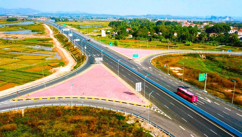 Điều chỉnh tiến tr&igrave;nh đầu tư hai tuyến cao tốc- Ảnh 1.