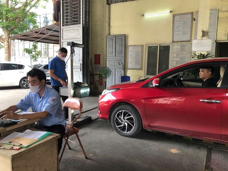 C&aacute;c trung t&acirc;m đăng kiểm ở Ph&uacute; Thọ loay hoay chờ gi&aacute; mới- Ảnh 1.