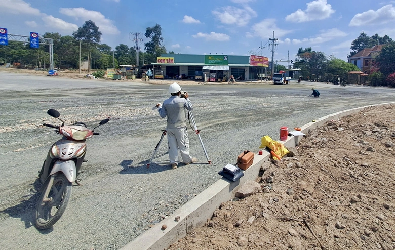 Rốt ráo hoàn thiện tuyến kết nối cảng Phước An với cao tốc Bến Lức - Long Thành- Ảnh 3. Rốt ráo hoàn thiện tuyến kết nối cảng Phước An với cao tốc Bến Lức - Long Thành- Ảnh 3.