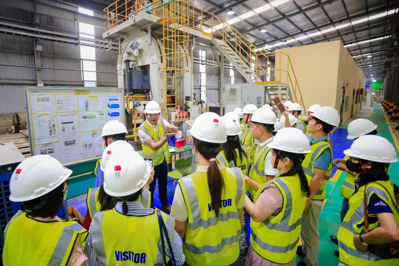 Nh&agrave; m&aacute;y tấm xi măng sợi đầu ti&ecirc;n đạt mục ti&ecirc;u zero carbon tại Việt Nam- Ảnh 3.