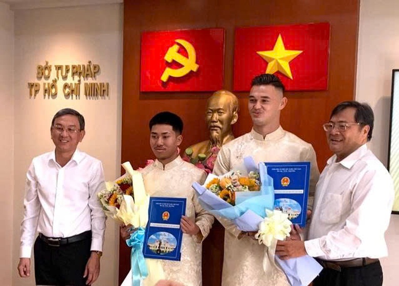 Khoa Ng&ocirc; v&agrave; Patrik L&ecirc; Giang ch&iacute;nh thức c&oacute; quốc tịch Việt Nam- Ảnh 1.