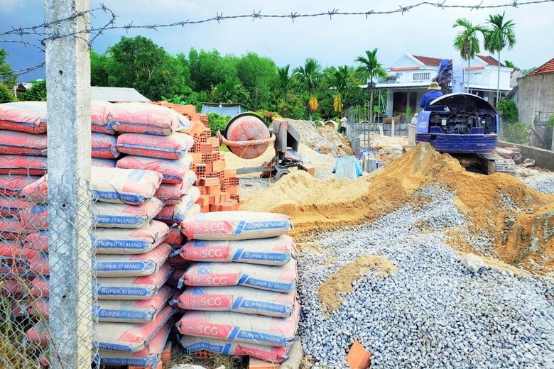 Gi&aacute; vật liệu leo thang, doanh nghiệp x&acirc;y dựng chật vật giữ tiến độ- Ảnh 1.