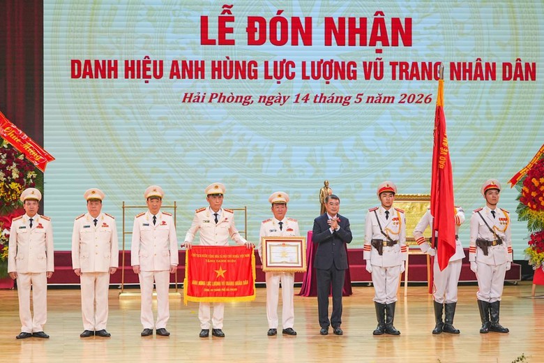 C&ocirc;ng an TP Hải Ph&ograve;ng đ&oacute;n nhận danh hiệu Anh h&ugrave;ng lực lượng vũ trang nh&acirc;n d&acirc;n- Ảnh 2.