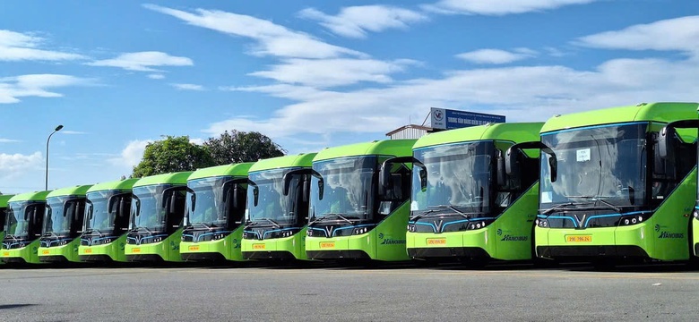 Hà Nội: Thêm 23 xe buýt điện, tuyến 54 “xanh hóa” toàn bộ đội xe- Ảnh 1. Hà Nội: Thêm 23 xe buýt điện, tuyến 54 “xanh hóa” toàn bộ đội xe- Ảnh 1.