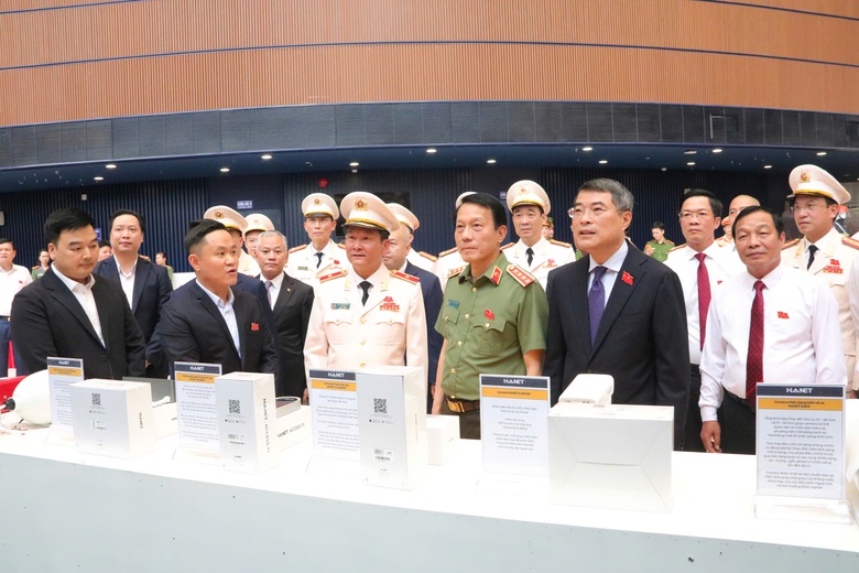 C&ocirc;ng an TP Hải Ph&ograve;ng đ&oacute;n nhận danh hiệu Anh h&ugrave;ng lực lượng vũ trang nh&acirc;n d&acirc;n- Ảnh 3.
