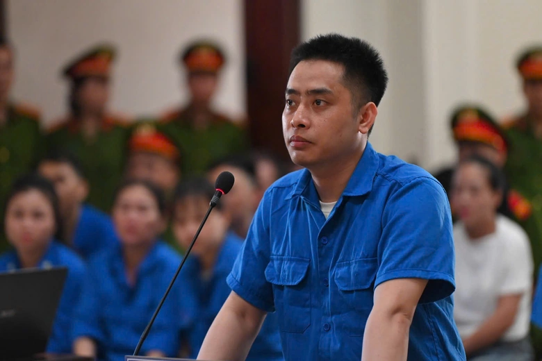 Bốn bị c&aacute;o bị tuy&ecirc;n tử h&igrave;nh trong vụ &aacute;n bu&ocirc;n b&aacute;n ma t&uacute;y v&agrave; bắn chết một c&ocirc;ng an- Ảnh 4.