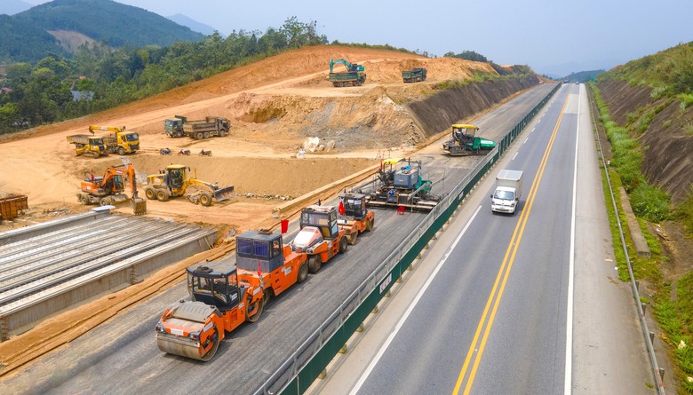 Khắc phục bất cập tr&ecirc;n hai tuyến cao tốc Cầu Giẽ - Ninh B&igrave;nh v&agrave; Nội B&agrave;i - L&agrave;o Cai- Ảnh 1.