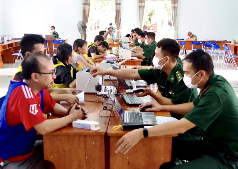 T&acirc;y Ninh tiếp nhận 127 c&ocirc;ng d&acirc;n Việt Nam bị Campuchia trục xuất- Ảnh 1.