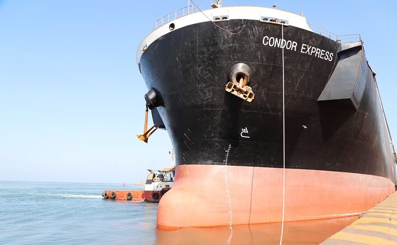 Gỡ n&uacute;t thắt logistics ở Vũng &Aacute;ng để khơi th&ocirc;ng d&ograve;ng chảy h&agrave;ng h&oacute;a- Ảnh 2.