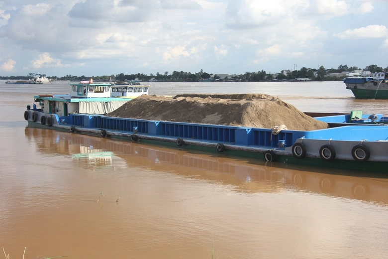 Đồng Th&aacute;p: Th&ecirc;m một mỏ c&aacute;t tr&ecirc;n s&ocirc;ng Hậu sắp được khai th&aacute;c- Ảnh 1.