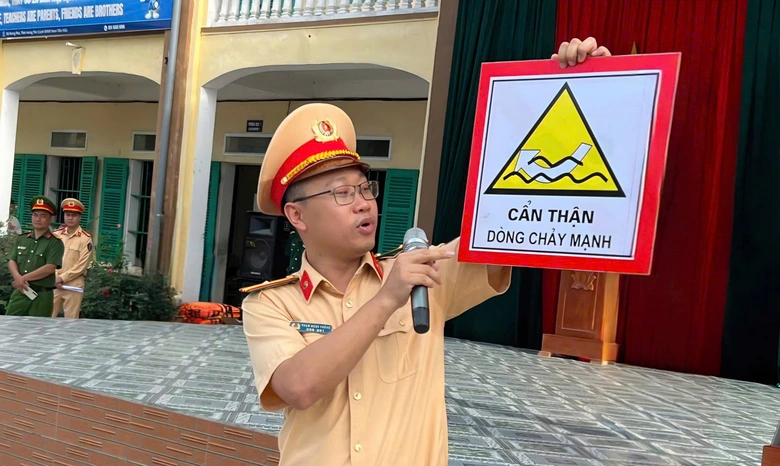 Hưng Y&ecirc;n: Học sinh miền biển h&agrave;o hứng với tiết học đặc biệt cuối tuần- Ảnh 4.