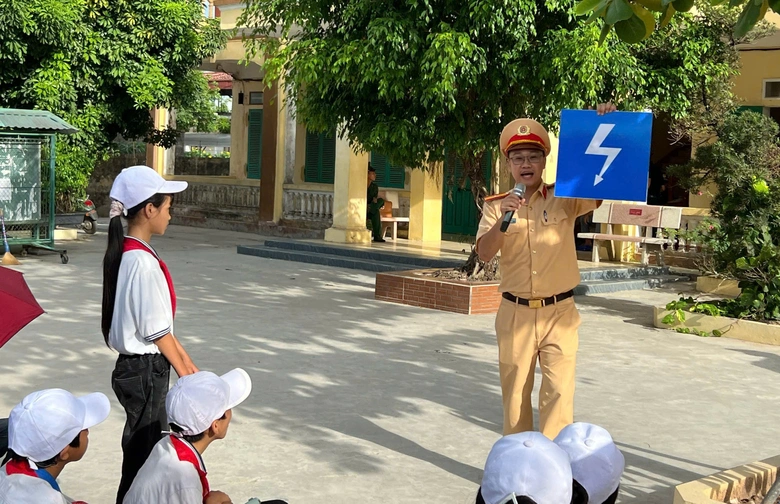 Hưng Y&ecirc;n: Học sinh miền biển h&agrave;o hứng với tiết học đặc biệt cuối tuần- Ảnh 6.