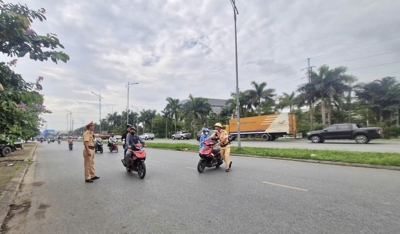 Bắc Ninh: Giảm t&igrave;nh trạng &ugrave;n tắc giao th&ocirc;ng tại c&aacute;c điểm n&oacute;ng KCN- Ảnh 3.