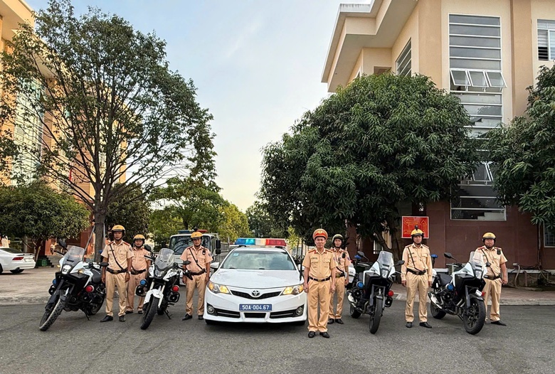 CSGT TP.HCM: Ra qu&acirc;n 45 ng&agrave;y đ&ecirc;m trấn &aacute;p tội phạm, bảo đảm an to&agrave;n giao th&ocirc;ng- Ảnh 1.