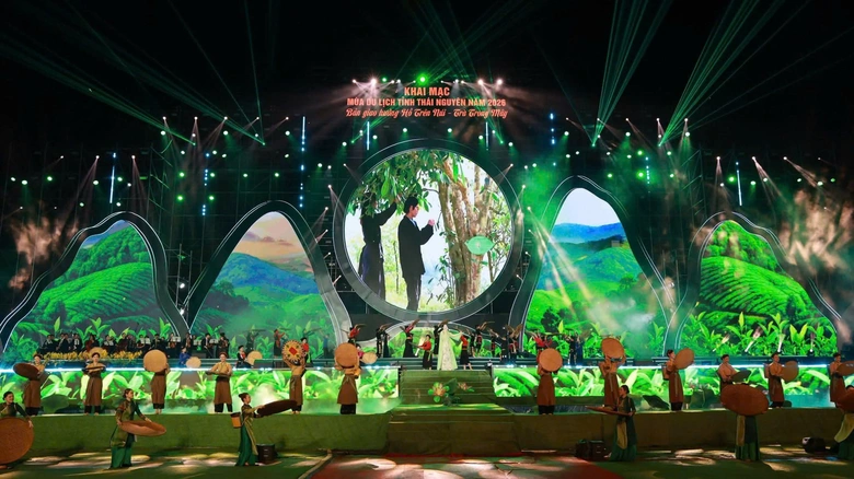 Th&aacute;i Nguy&ecirc;n khai mạc m&ugrave;a du lịch 2026 với đại nhạc hội &ldquo;Hồ tr&ecirc;n n&uacute;i - Tr&agrave; trong m&acirc;y&rdquo;- Ảnh 13.