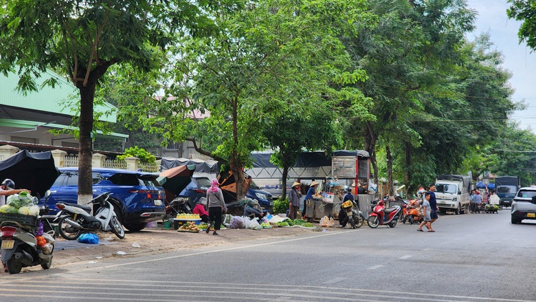 Bắc Ninh: V&igrave; sao kh&oacute; dẹp triệt để nạn lấn chiếm vỉa h&egrave;, l&ograve;ng đường?- Ảnh 19.
