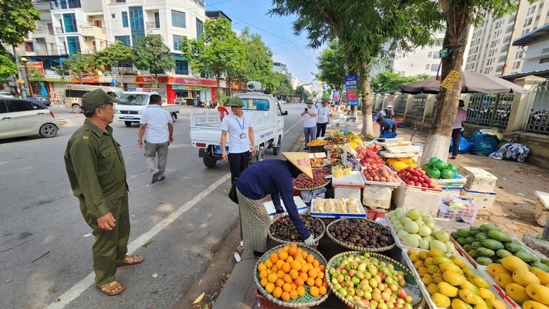 Bắc Ninh: V&igrave; sao kh&oacute; dẹp triệt để nạn lấn chiếm vỉa h&egrave;, l&ograve;ng đường?- Ảnh 25.