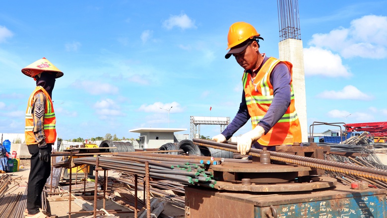 Đảm bảo nguồn vật liệu, tăng tốc thi c&ocirc;ng Bệnh viện Đa khoa C&agrave; Mau 1.200 giường- Ảnh 1.