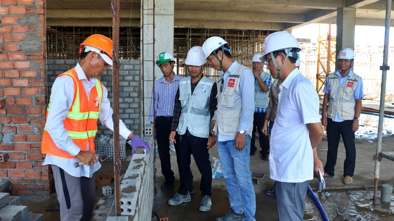 Đảm bảo nguồn vật liệu, tăng tốc thi c&ocirc;ng Bệnh viện Đa khoa C&agrave; Mau 1.200 giường- Ảnh 3.